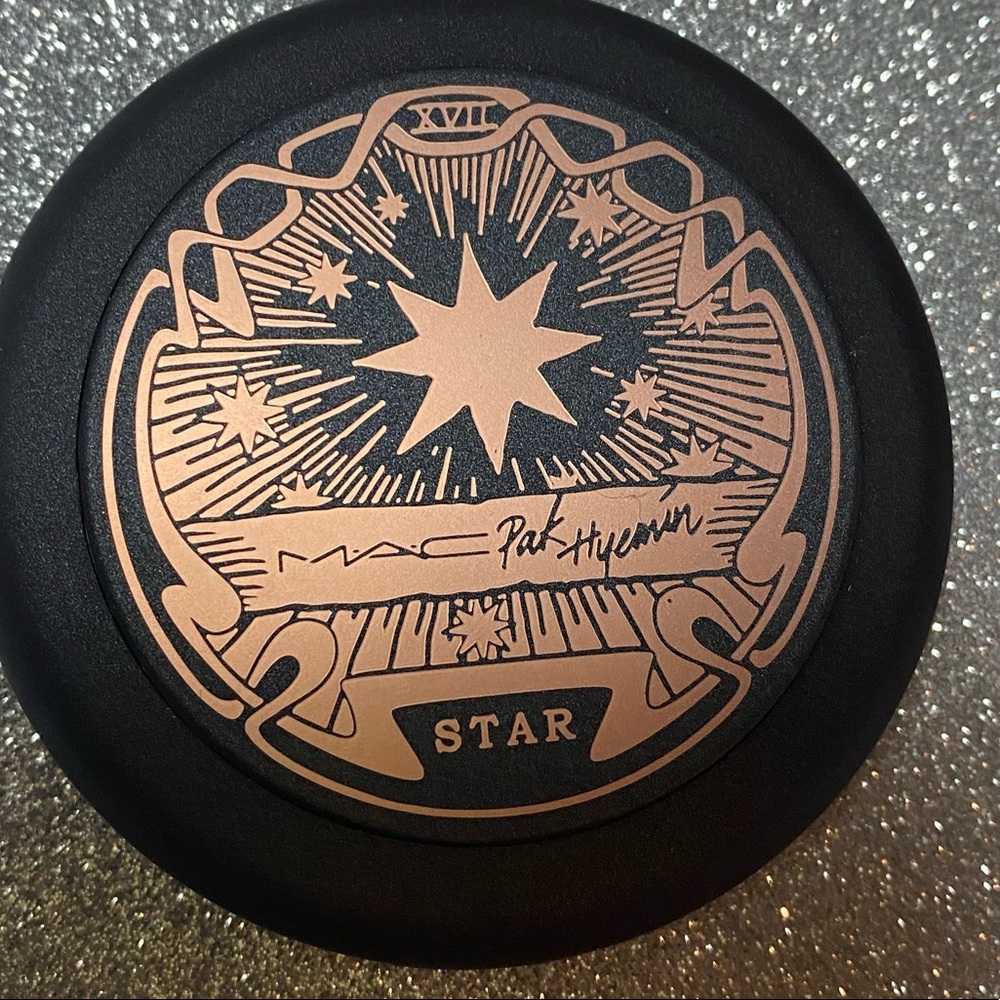 MAC x Pony Park cold comfort extra dimension